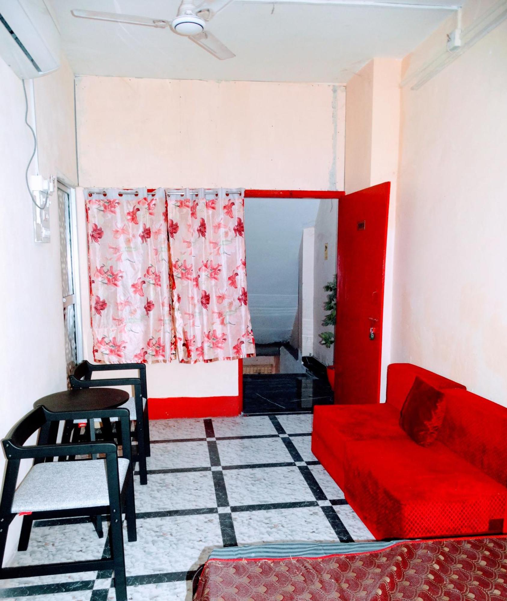 Shree Ram Sia Hotel An Unit Of Shree Ram Sia Trading And Residency Гая Экстерьер фото
