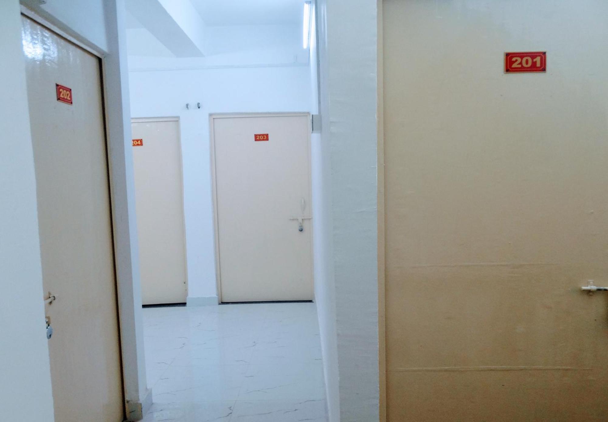 Shree Ram Sia Hotel An Unit Of Shree Ram Sia Trading And Residency Гая Экстерьер фото